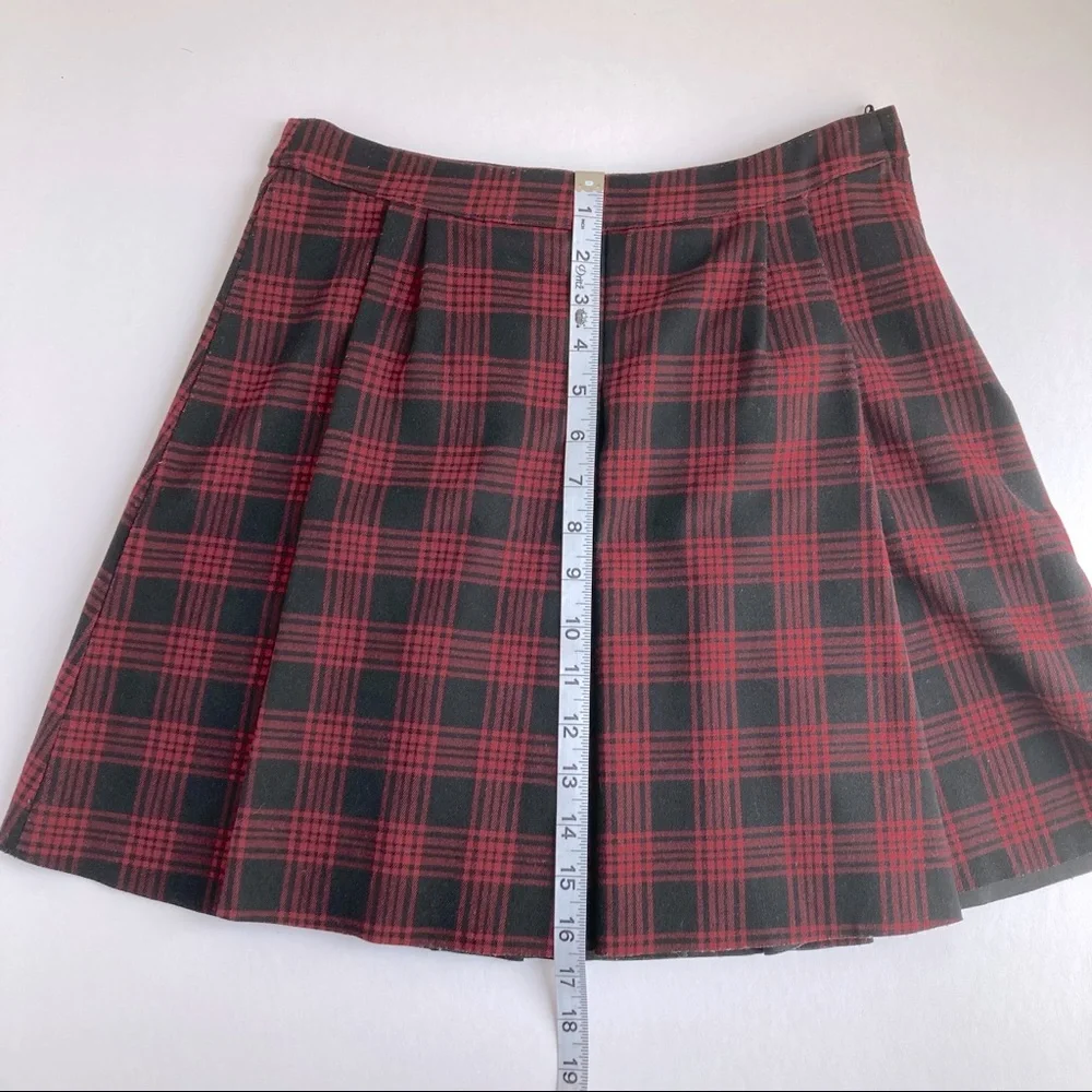 H&M pleated plaid